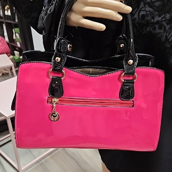 Chic Pink and Black Patent Leather Handbag - Picture 2 of 4